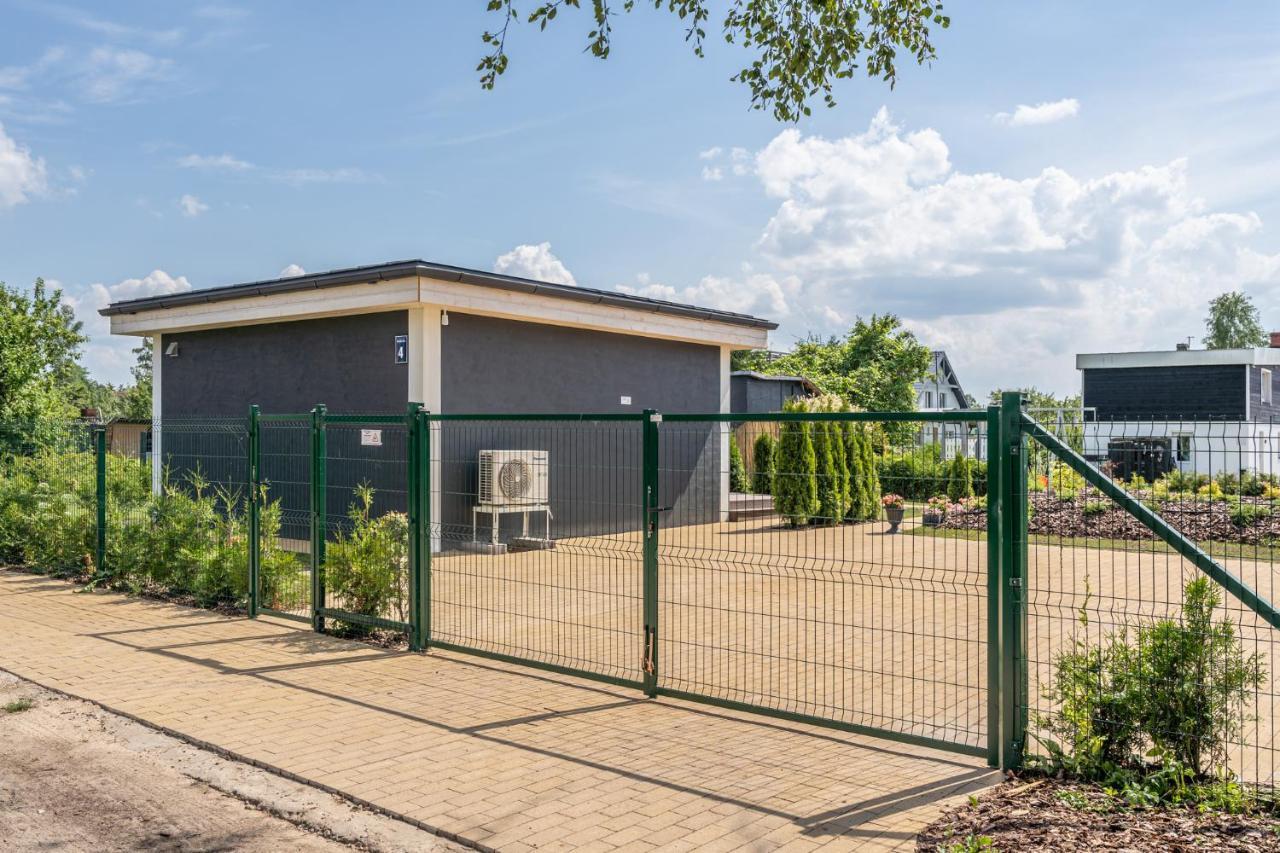 Family Garden House With Free Private Parking & Playground Villa Riga Kültér fotó